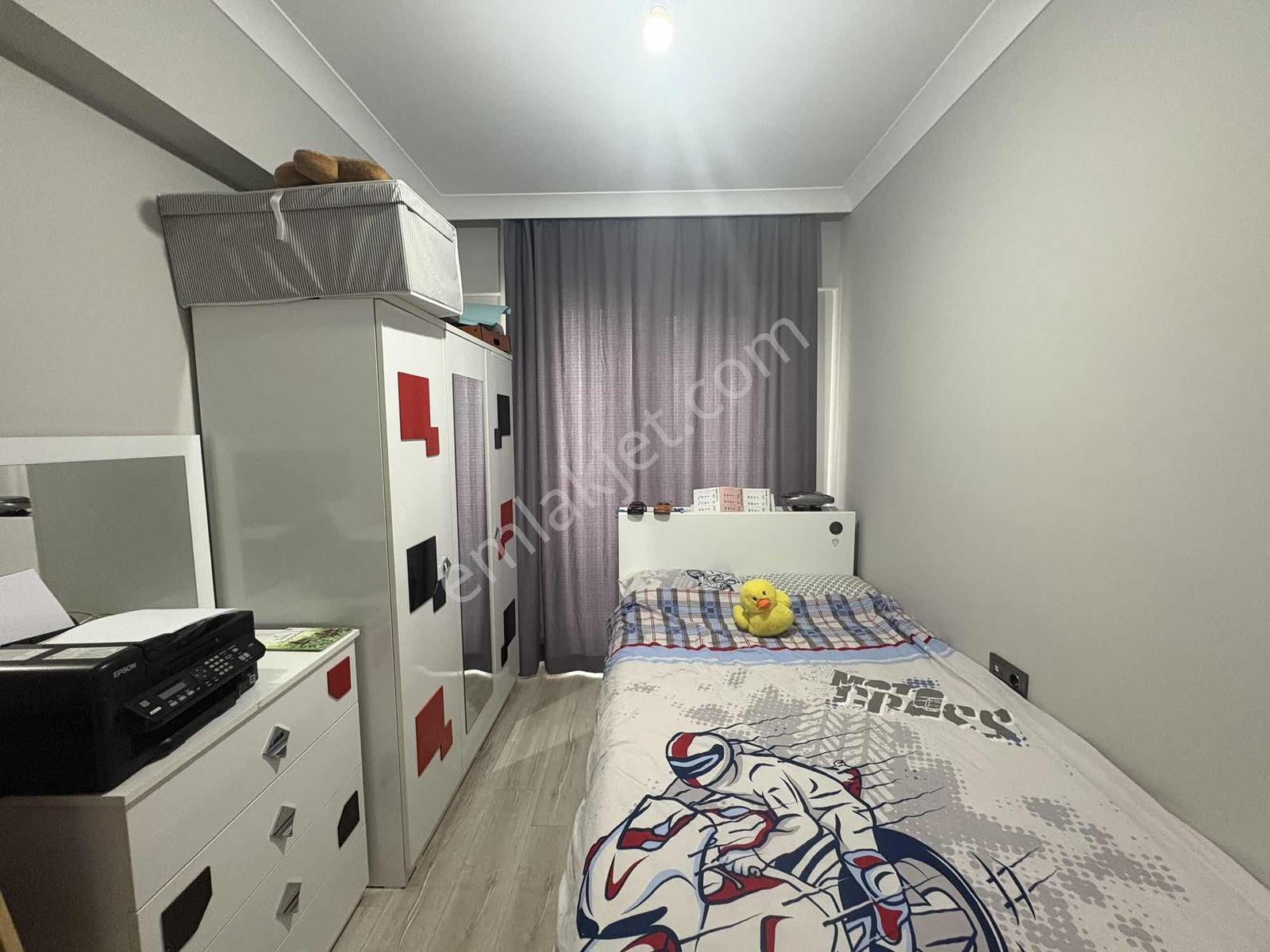 Alaçatı'dan İncek'te Bulvar Okul Market Yakını Cam Balkonlu 2+1 - Görsel 24