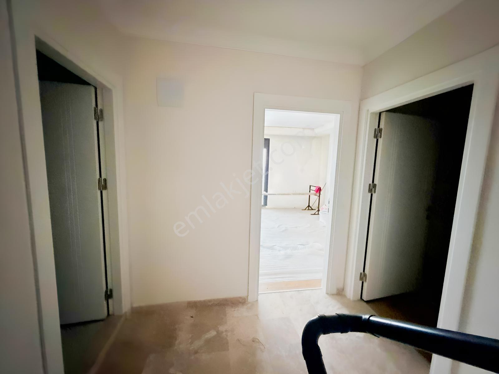 Bulut Gayrimenkul'den Altınoluk'ta Havuzlu Tripleks Villa - Görsel 26