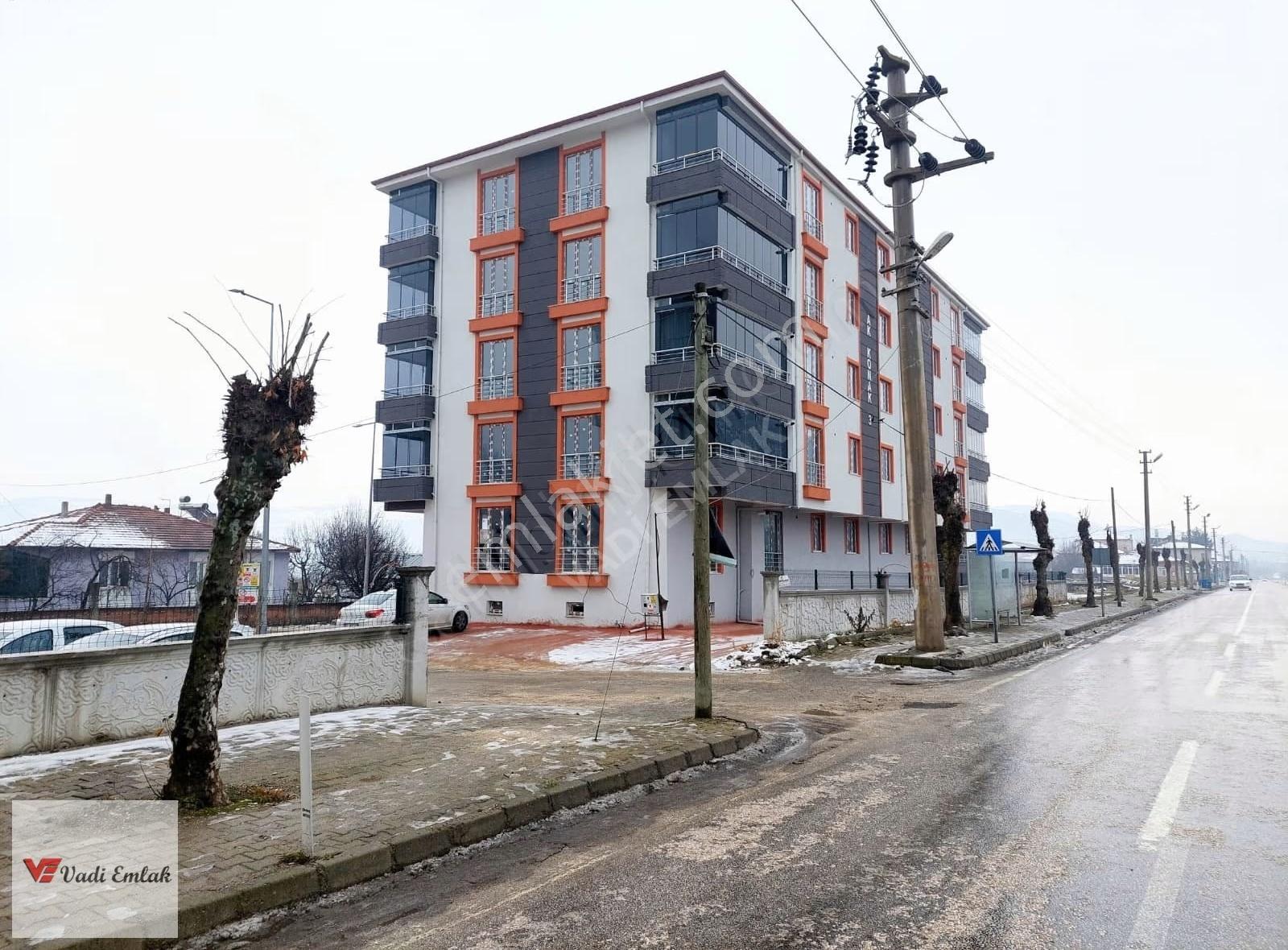 Yerden Isıtmalı Kiralık 2+1 Geniş Ve Lüks Daire | Vadi Emlak - Görsel 16