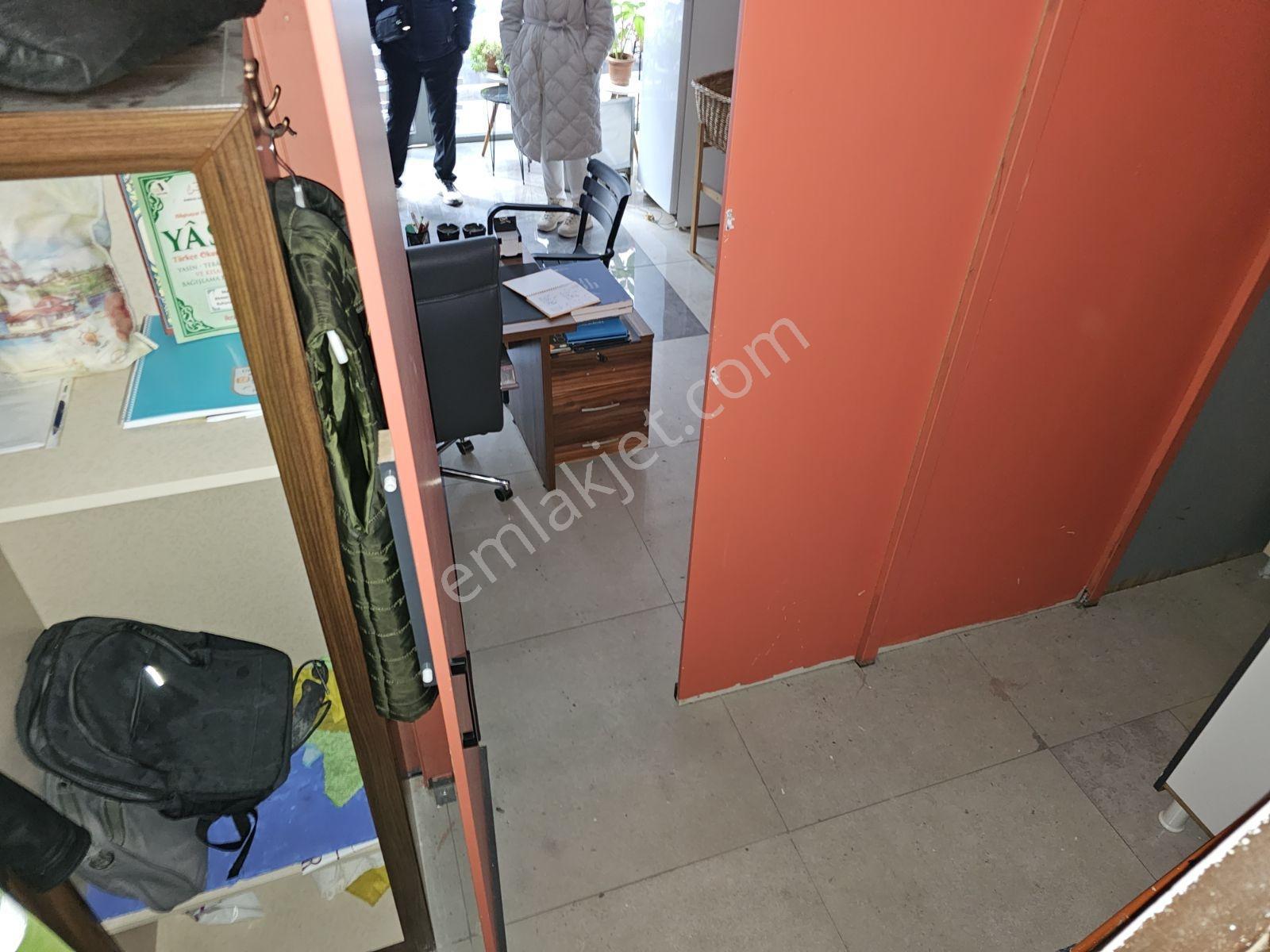 Kocamustafapaşa Merkeze Yakın Asma Katlı 50mk Dükkan 2.350.000tl - Görsel 15