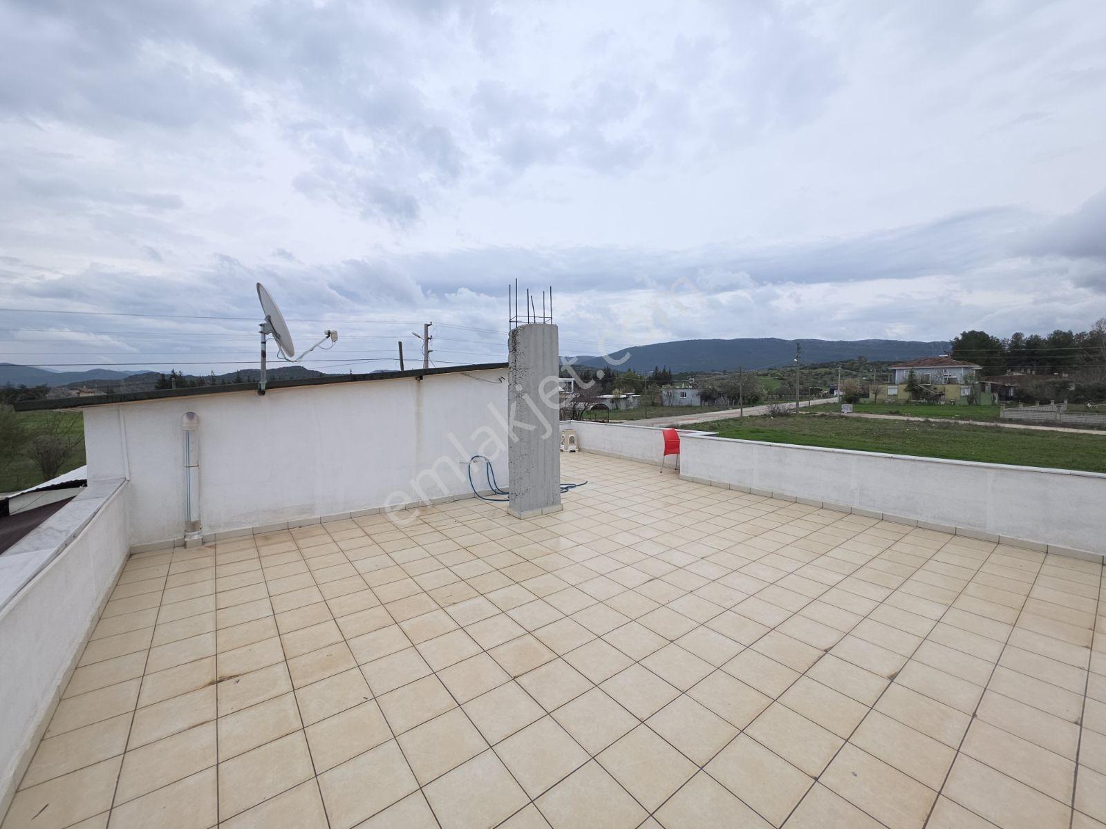 Bademağacı'nda Müstakil Ev / Arsası 486 M2 / Konumu Güzel - Görsel 32