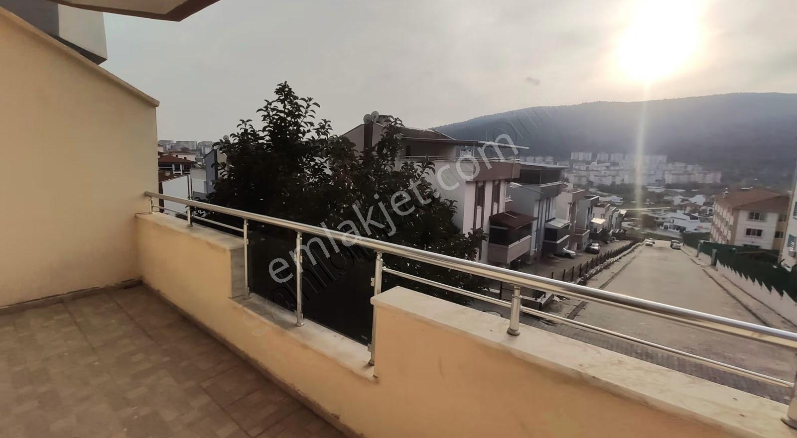 Ram'den Kuvayı Milliye Orçun Sitesinde Fırsat Kiralık 5+1 Villa - Görsel 12