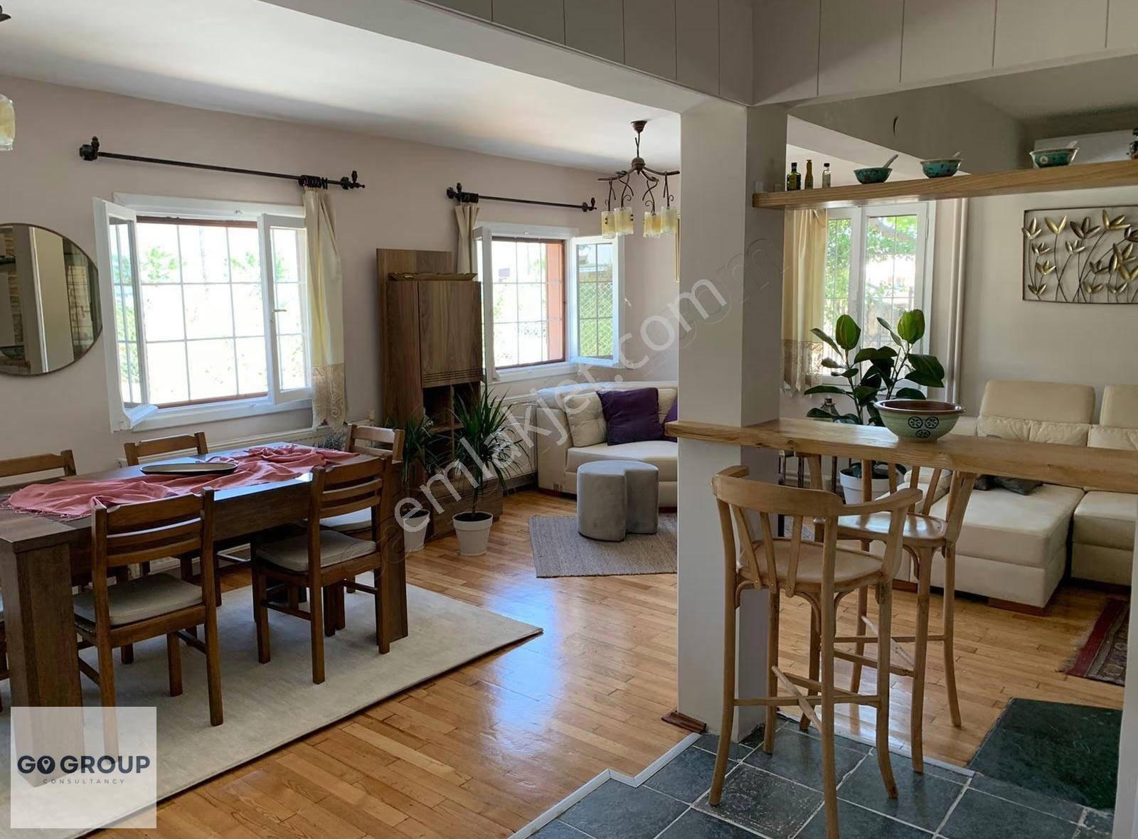 Urla Kum Denizin'de Eşyalı Geniş Bahçeli Tam Müstakil Kiralık Ev - Görsel 19