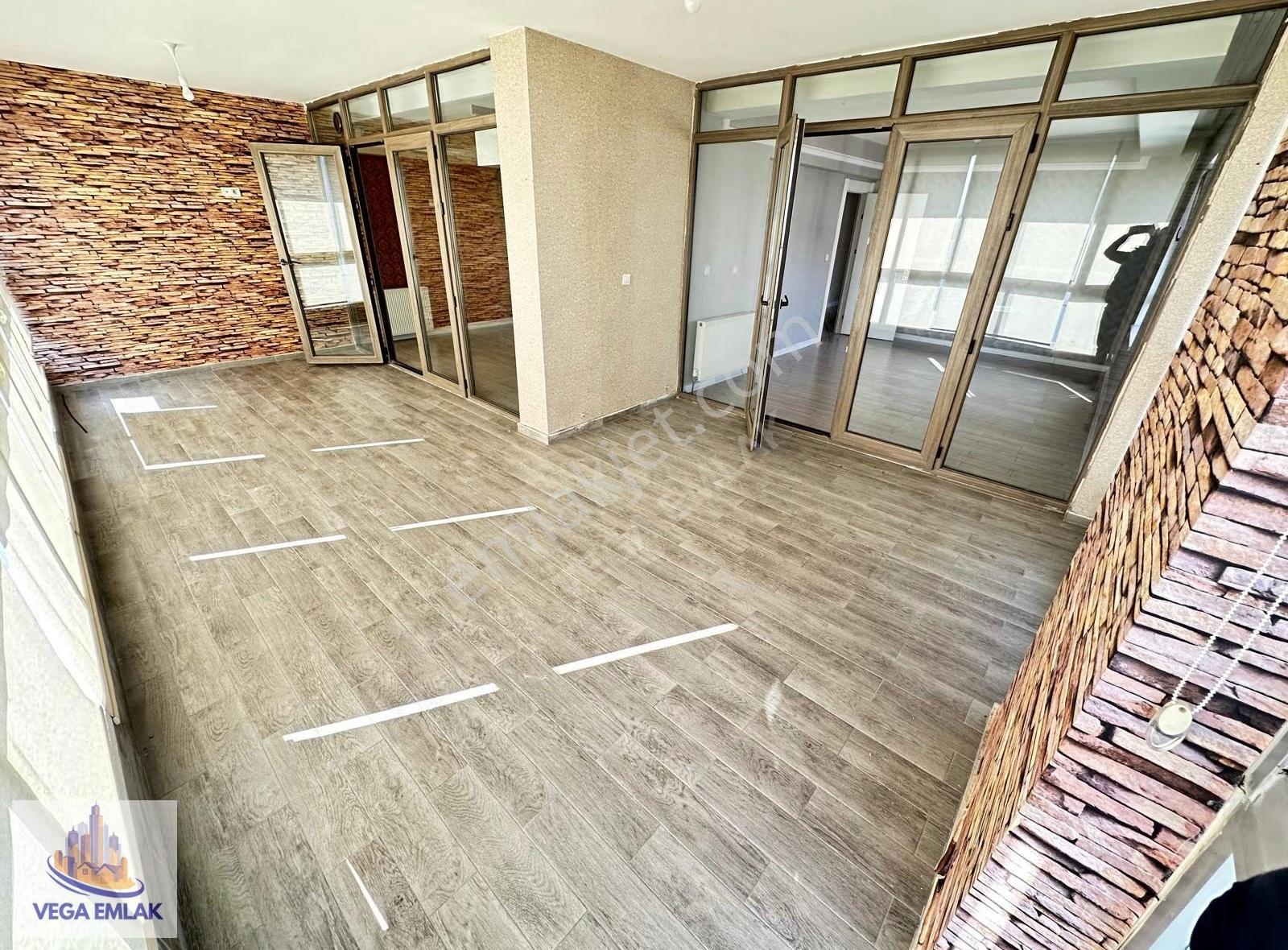 Vega Emlaktan Manzaralı Merkezi Lokasyonda 4+1 Site Dairesi - Görsel 5
