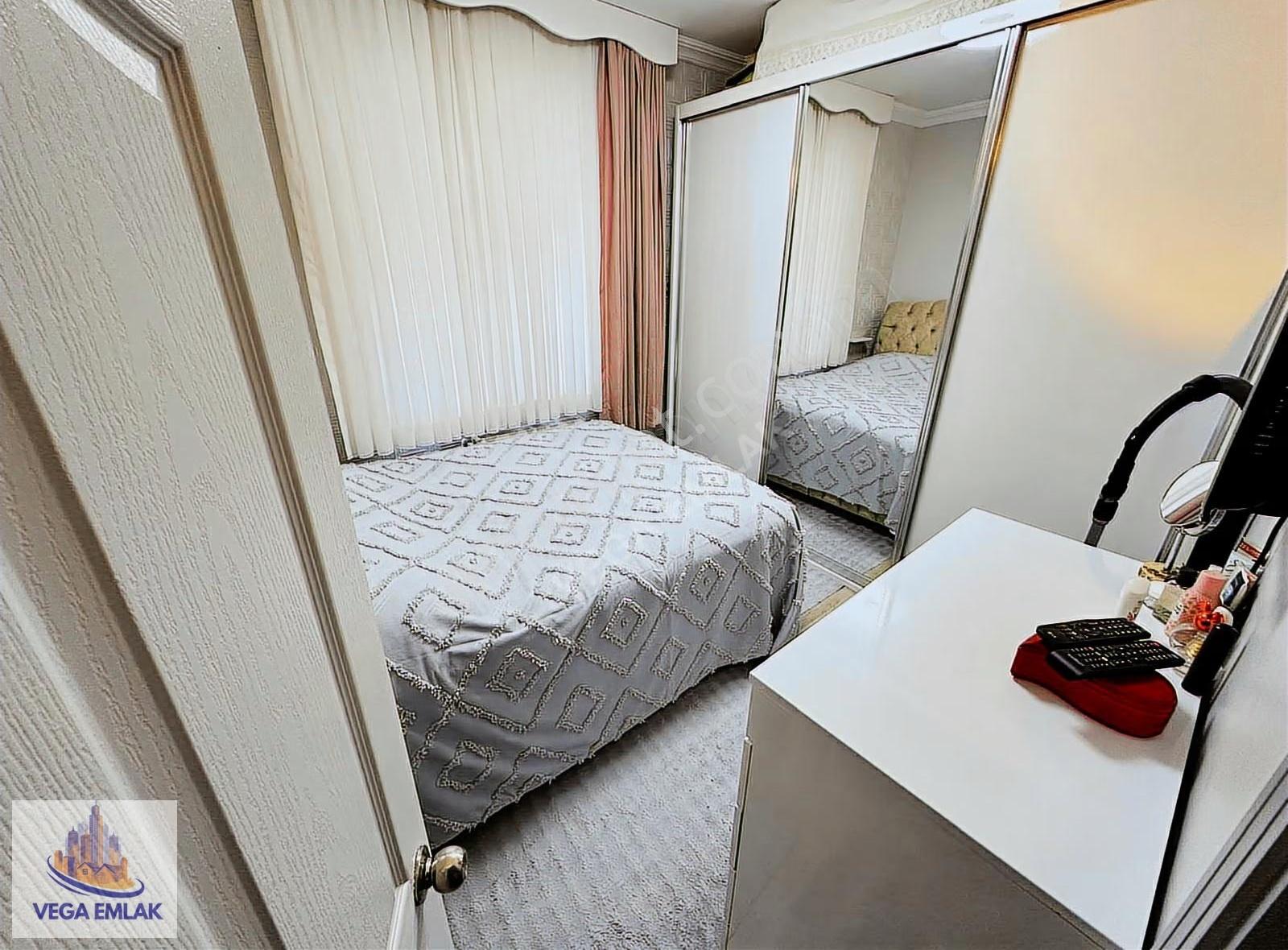 Vega Emlak'tan Çevreli'de Cadde Üstü Full Yapılı Giriş Kat Daire - Görsel 31