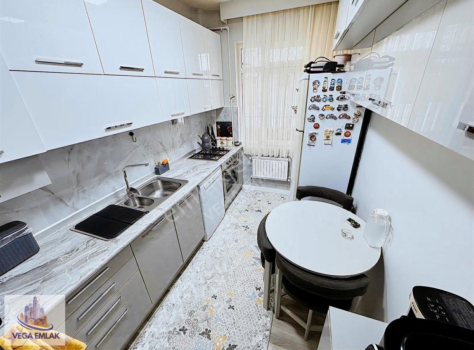 Vega Emlak'tan Çevreli'de Cadde Üstü Full Yapılı Giriş Kat Daire - Görsel 12