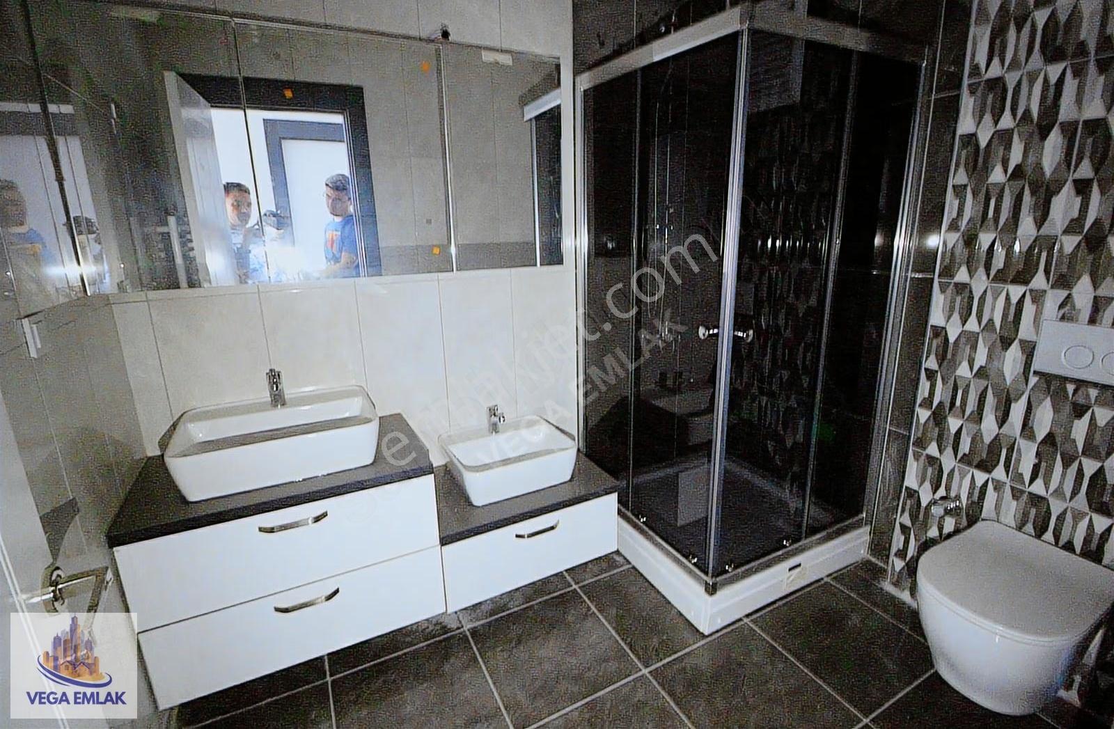 Vega Emlak'tan 4+1 Cadde Yanı Önü Açık Geniş Sıfır Site Dairesi - Görsel 12