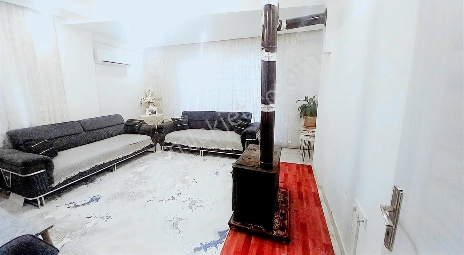 Sarılar Nur Pastanesine Yakın Köşebaşı Yol Cepheli Daire Satılık