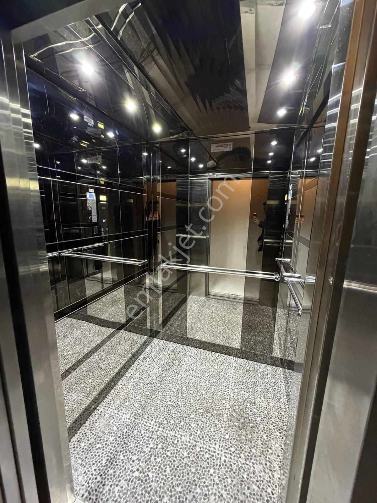 Emlak Center'dan Kiralık Yeni Mahallede 2+1 Açık Mutfak Daire - Görsel 2