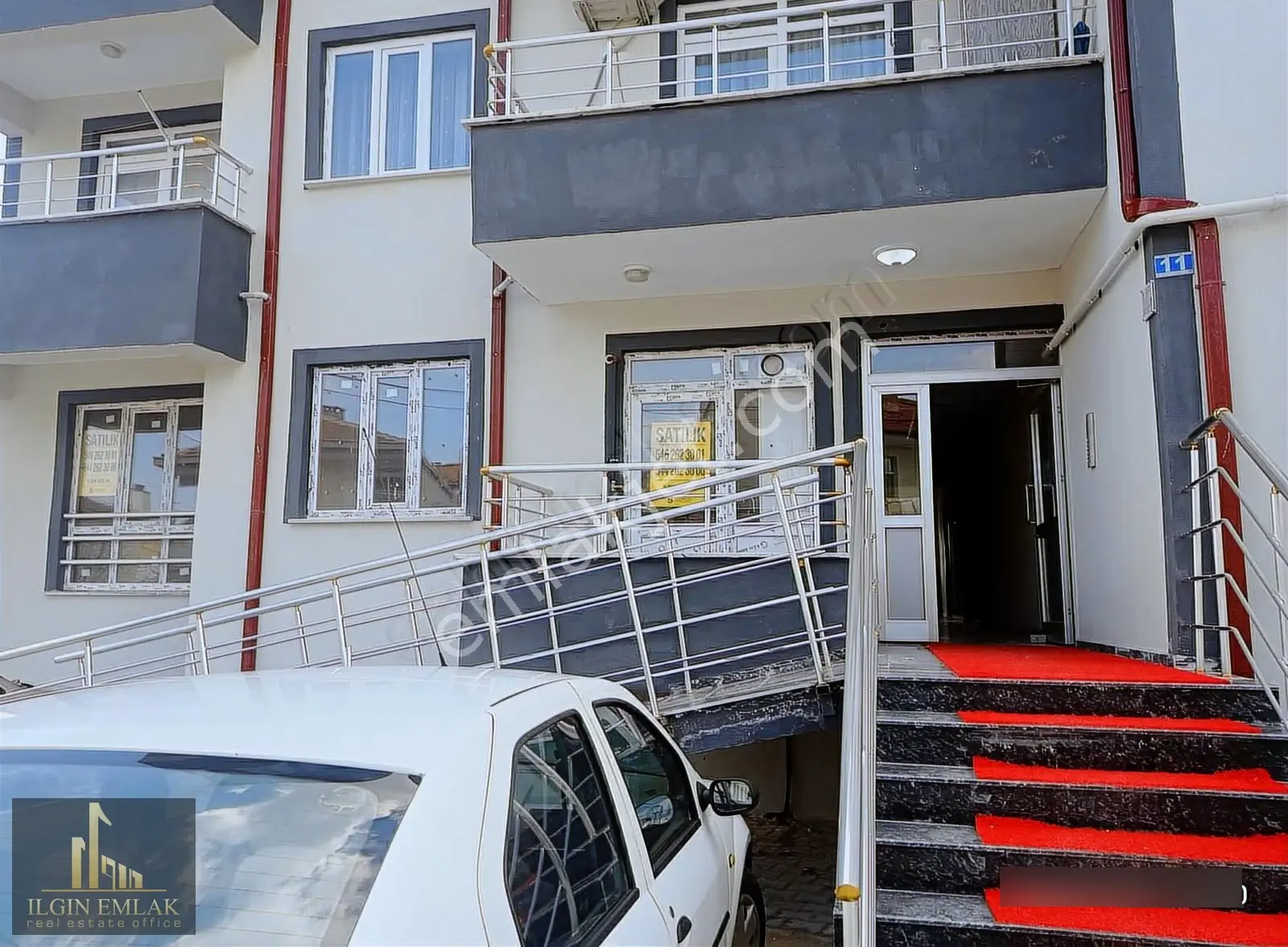 Ucarı Mahallesinde Çarşı İçi Satılık Daire