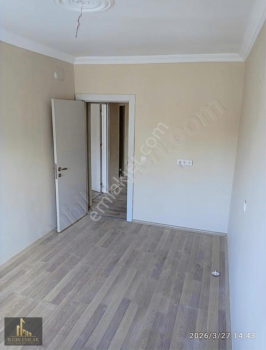 Ucarı Mahallesinde Çarşı İçi Satılık Daire - Görsel 4