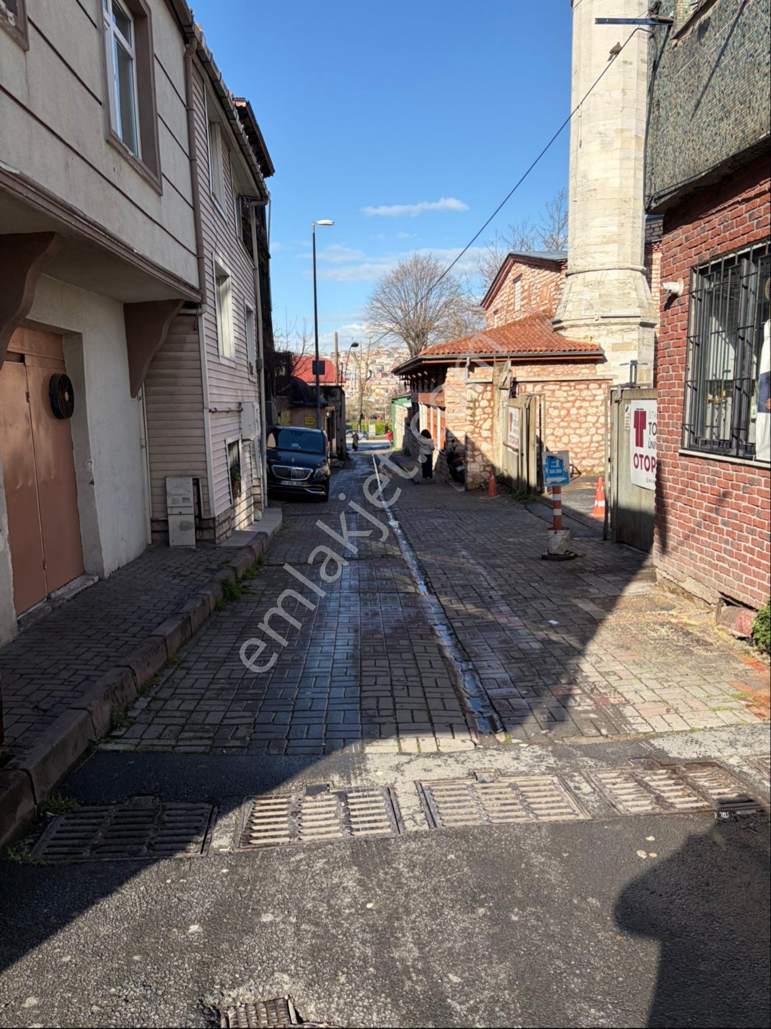 Epa Emre Koç'tan Ayvansaray Cadde Üzeri 25 M2 Her İşe Uygun - Görsel 3