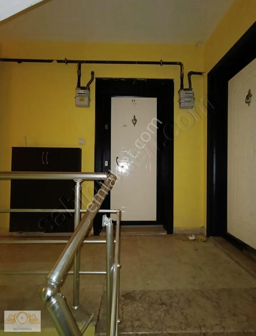 Emlak Centerten Meydanda Kiracılı Apart Daire - Görsel 4