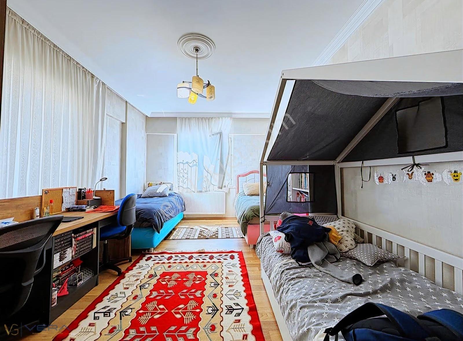 Havuzlu Site İçinde Yüksek Kira Getirili 3+1 Satılık Daire - Görsel 13