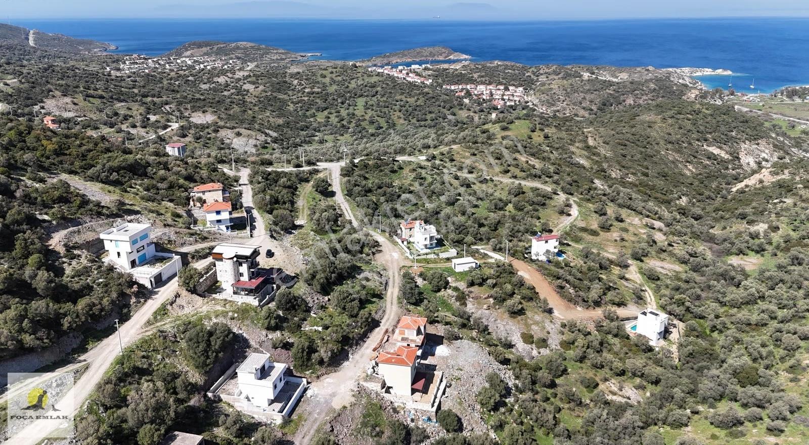 Foça Emlak'tan Foça Sazlıca Da 256 M2 Köşe Parsel