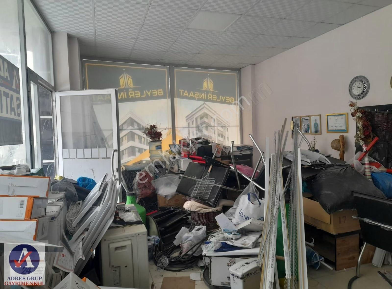 Torbalı Ayrancılar'da Ana Caddeye 50mt Kiralık Köşe Dükkan