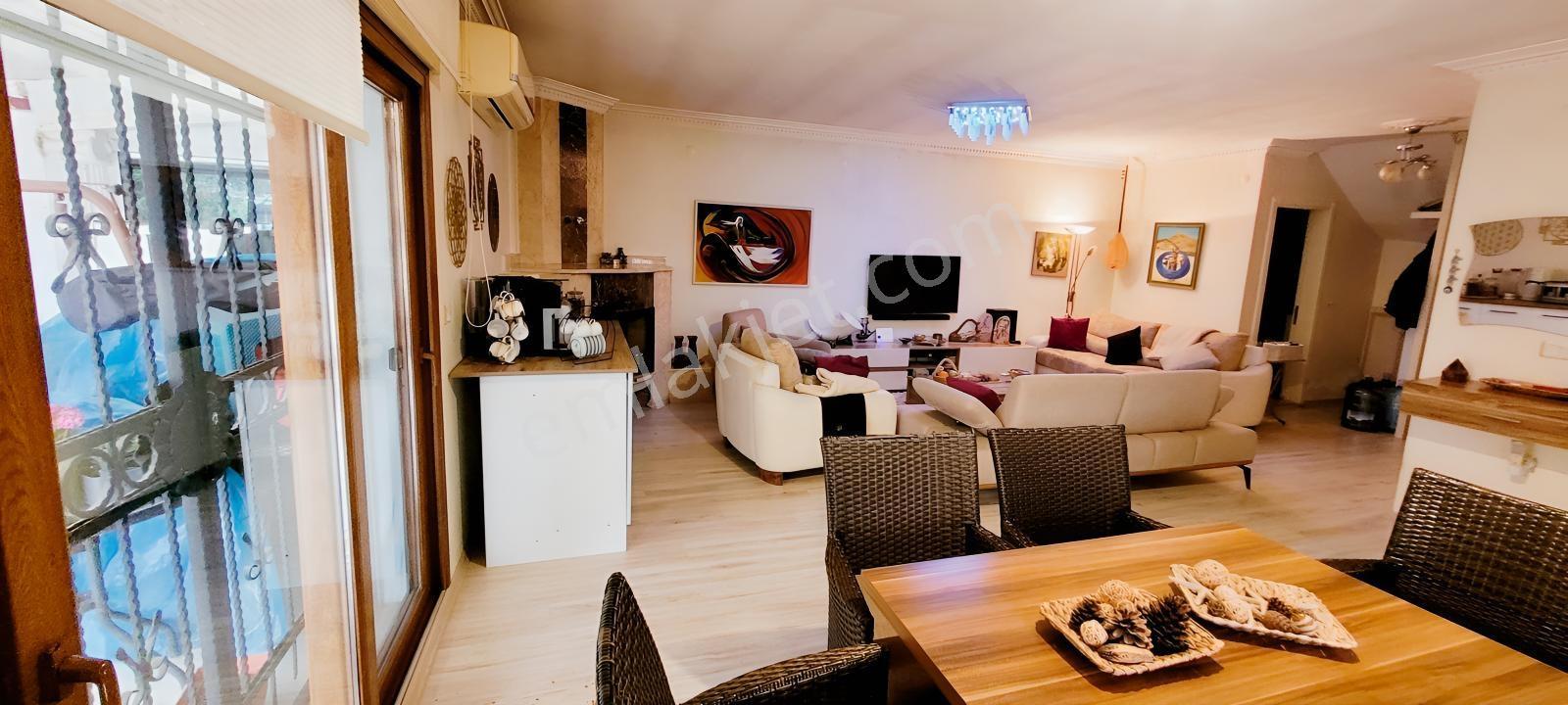 Özdere'de Deniz'e 2.sıra Deniz Manzaralı Büyük Lüks 4+1 Villa - Görsel 16