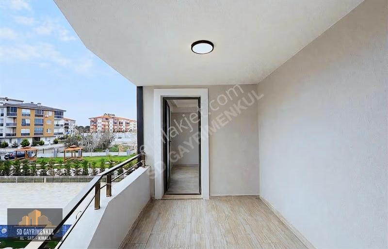 Havuzlu Sitede Kiralık Daire - Görsel 12