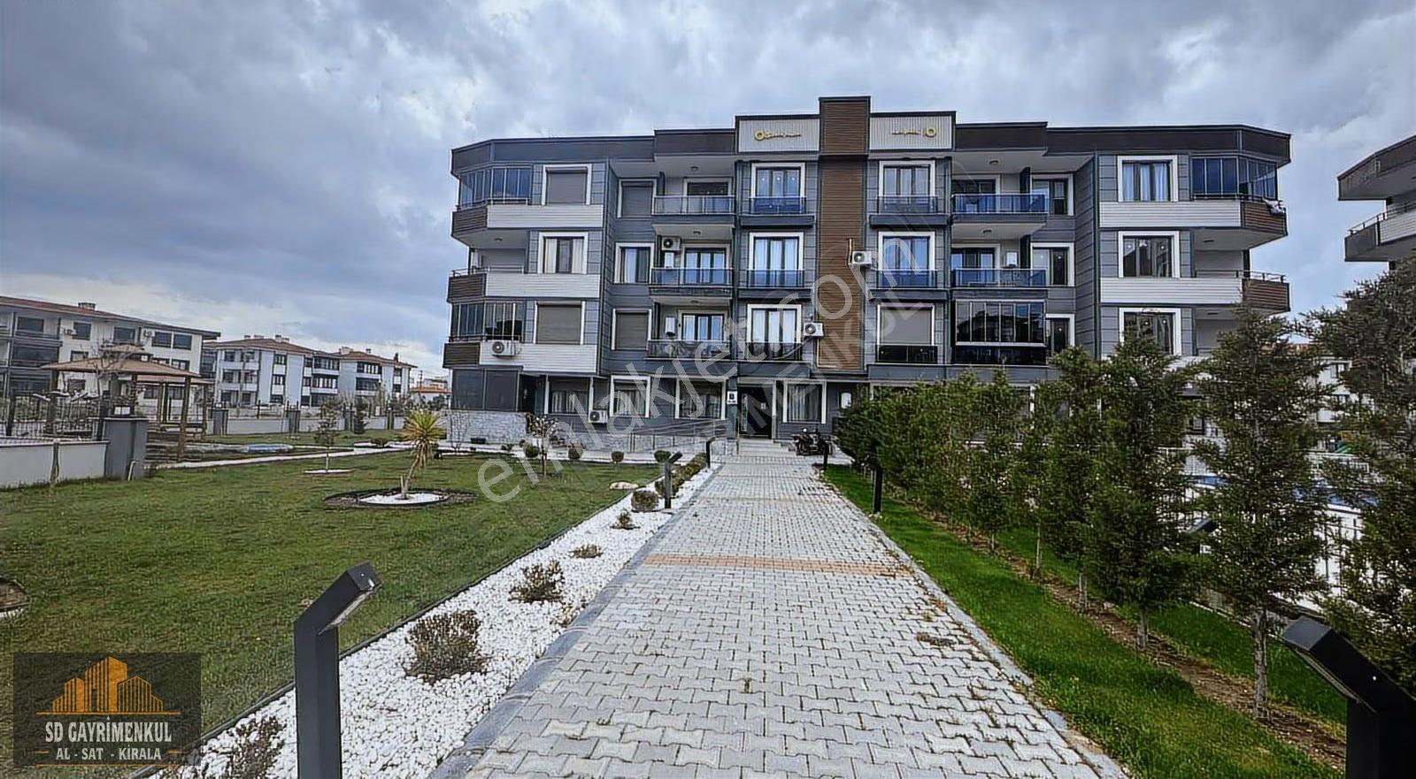 Havuzlu Sitede Kiralık Daire - Görsel 13