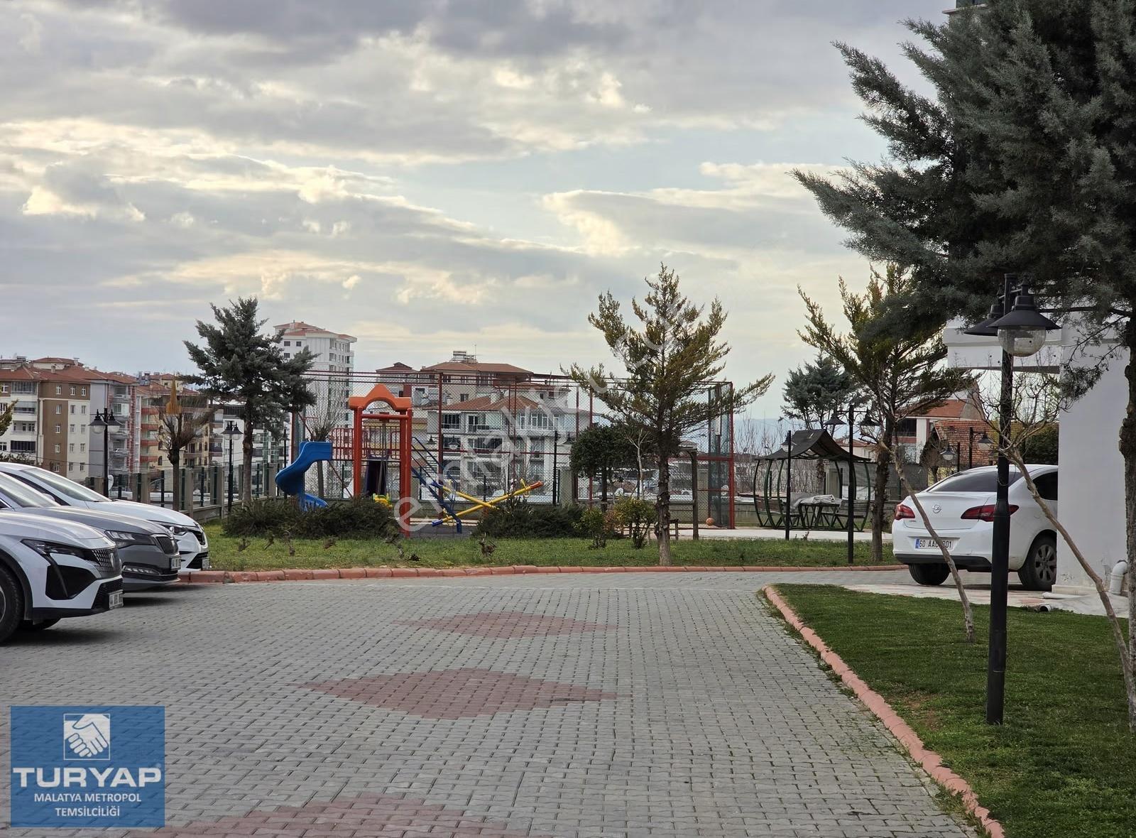 Turyap Metropolden Sağlam Zeminde Satılık 4+1 Ultra Lüks Daire - Görsel 12