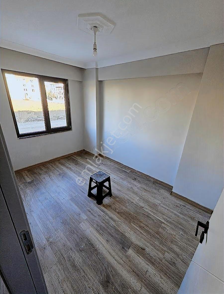 Kültür Merkezi Karşısında Ön Cephe 1+1 Daire Kiralık - Görsel 7