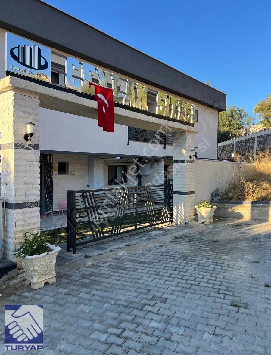 Kuşadası Kadınlar Denizinde Eşyalı 4 +1 Doğalgazlı Villa