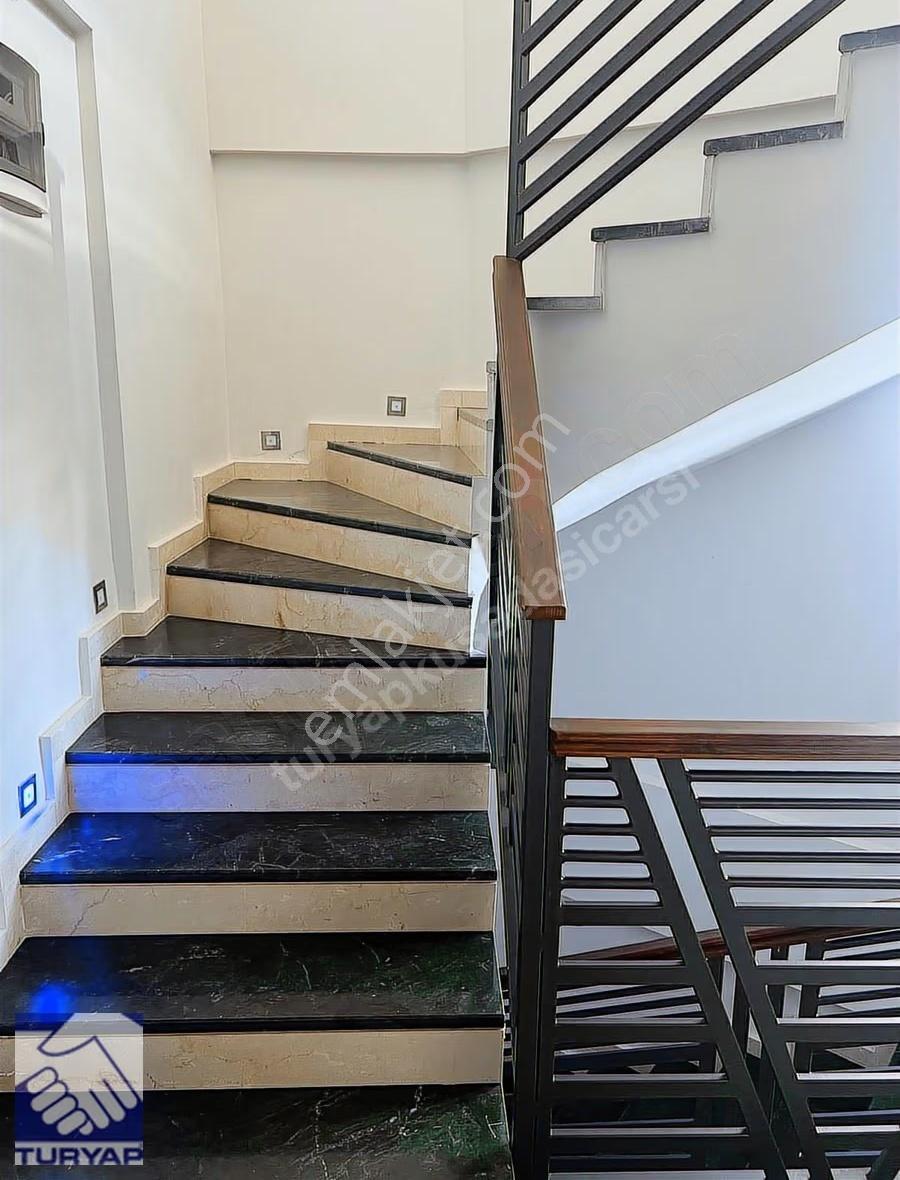 Kuşadası Kadınlar Denizinde Eşyalı 4 +1 Doğalgazlı Villa - Görsel 6