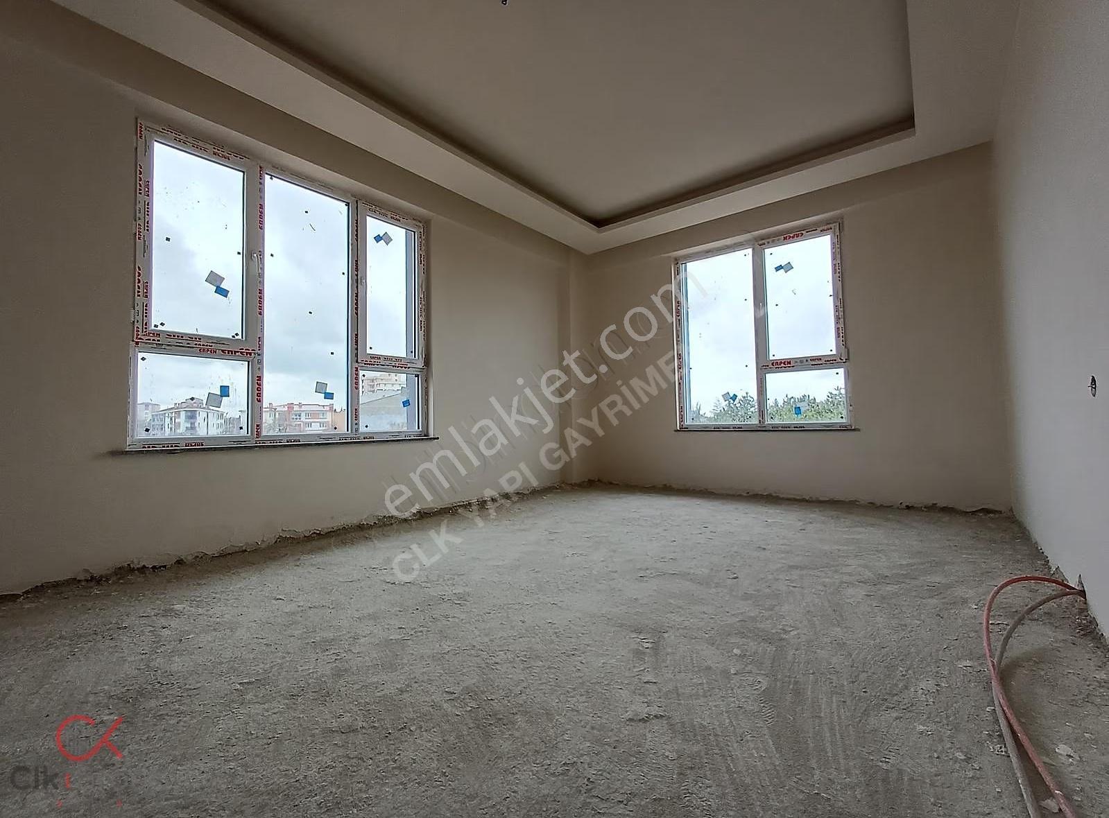 Clk' Dan Zincirlikuyu Caddesinde 2+1 Sıfır Daire
