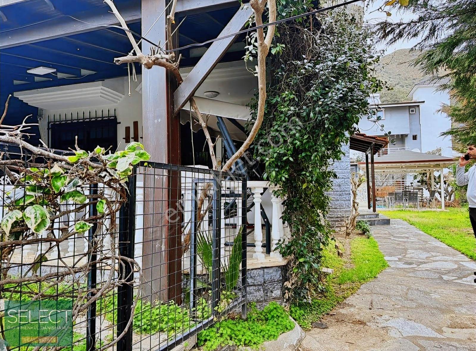 İçmelerde Full Eşyalı Havuzlu 3+1 Villa