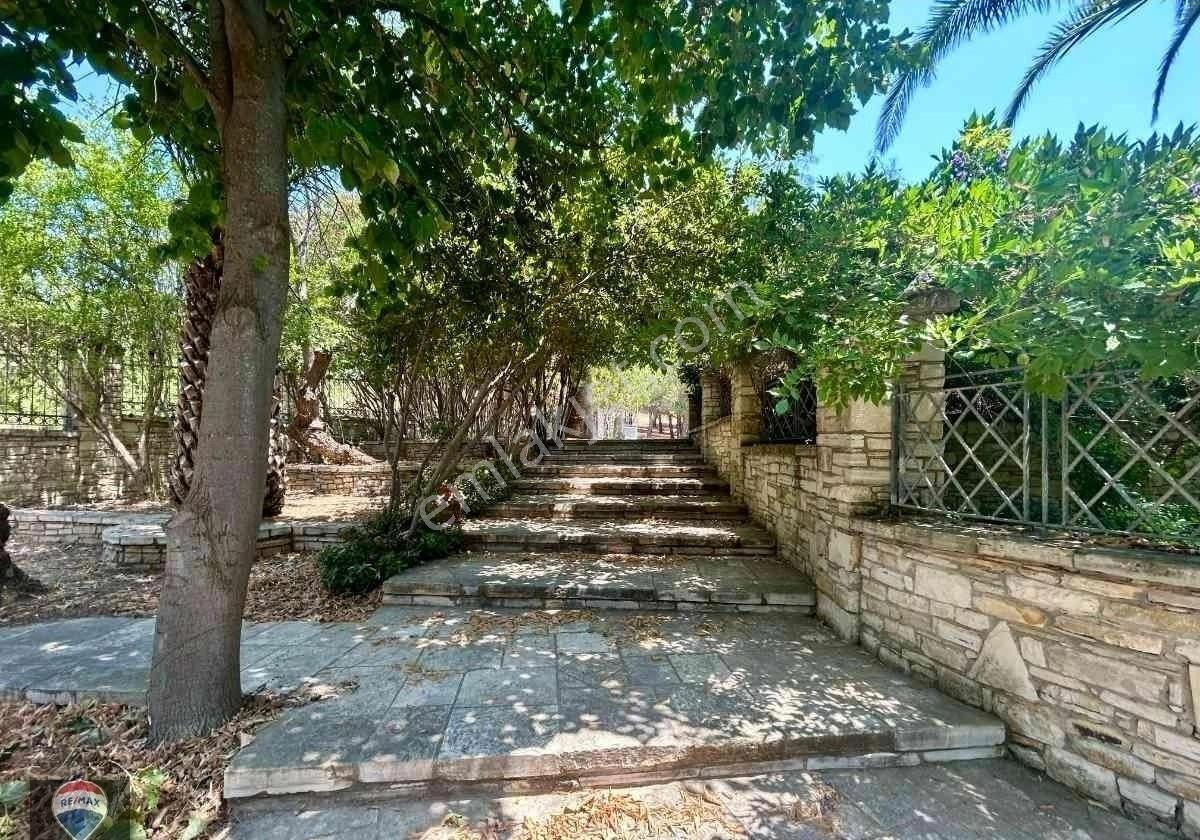 Kuşadası’nda Deniz Manzaralı Taş Malikane - Hem Özel Villa Hem Butik Otel Potansiyelli! - Görsel 35