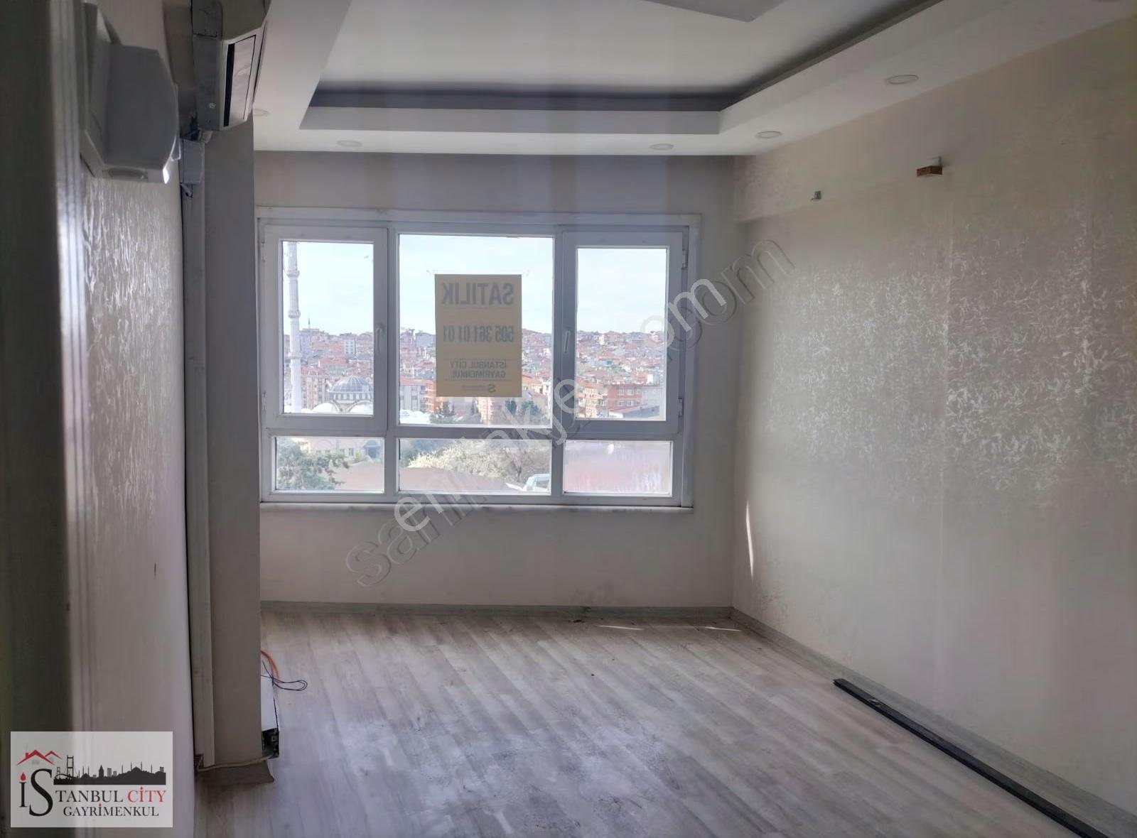 İstanbul City Den Satılık Belediyenin Karşısında Ofis