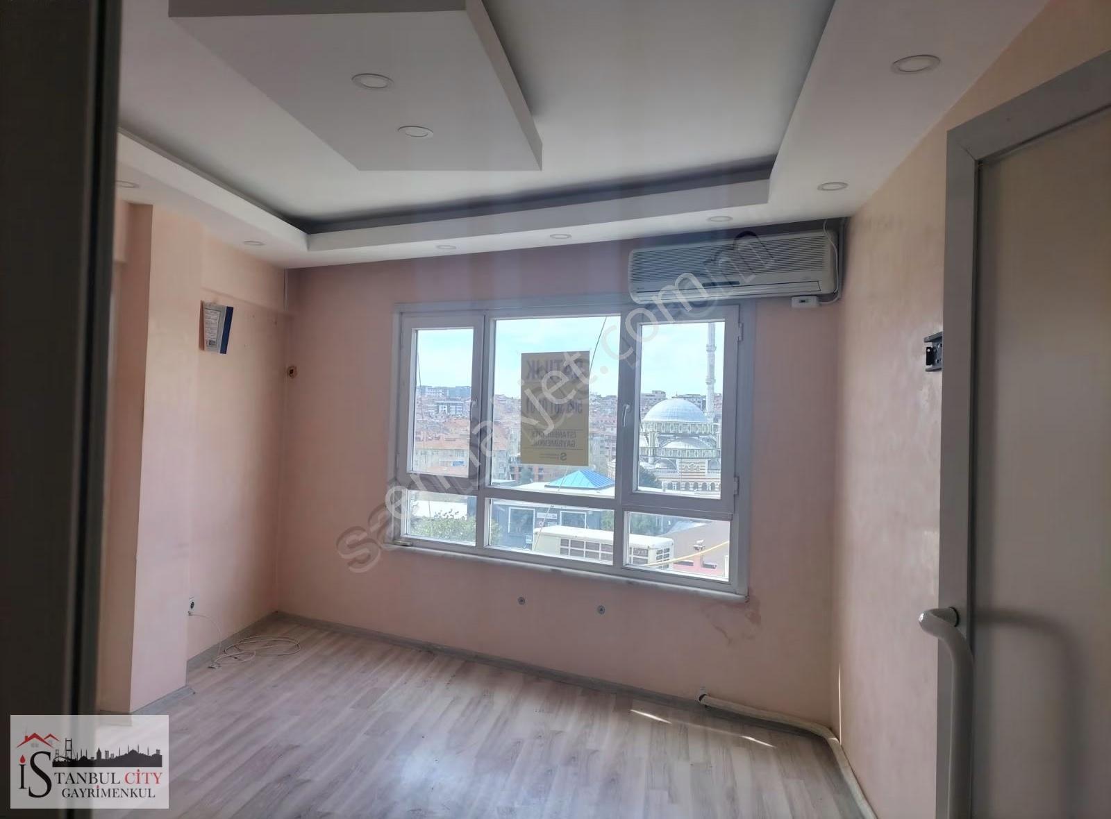 İstanbul City Den Satılık Belediyenin Karşısında Ofis - Görsel 4