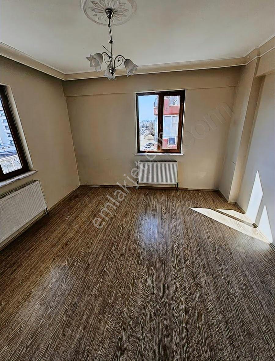 Kiralik Ara Kat Geniş Daire - Görsel 13