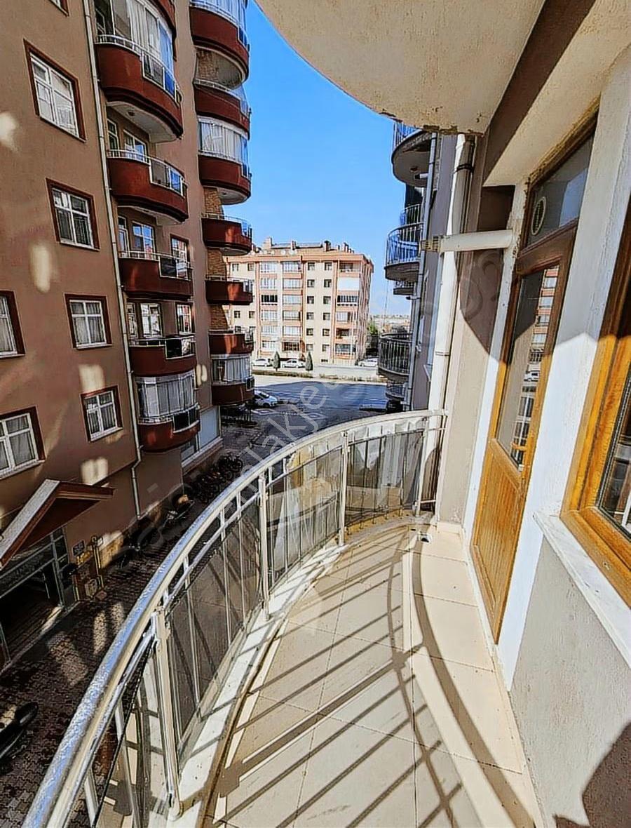 Kiralik Ara Kat Geniş Daire - Görsel 7