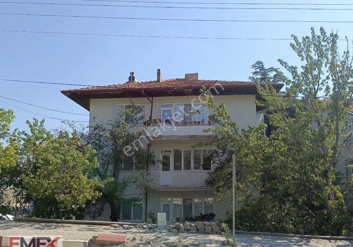 Fiyat Düştü - Yeşilova Satılık 3 Katlı Müstakil Ev - Görsel 5