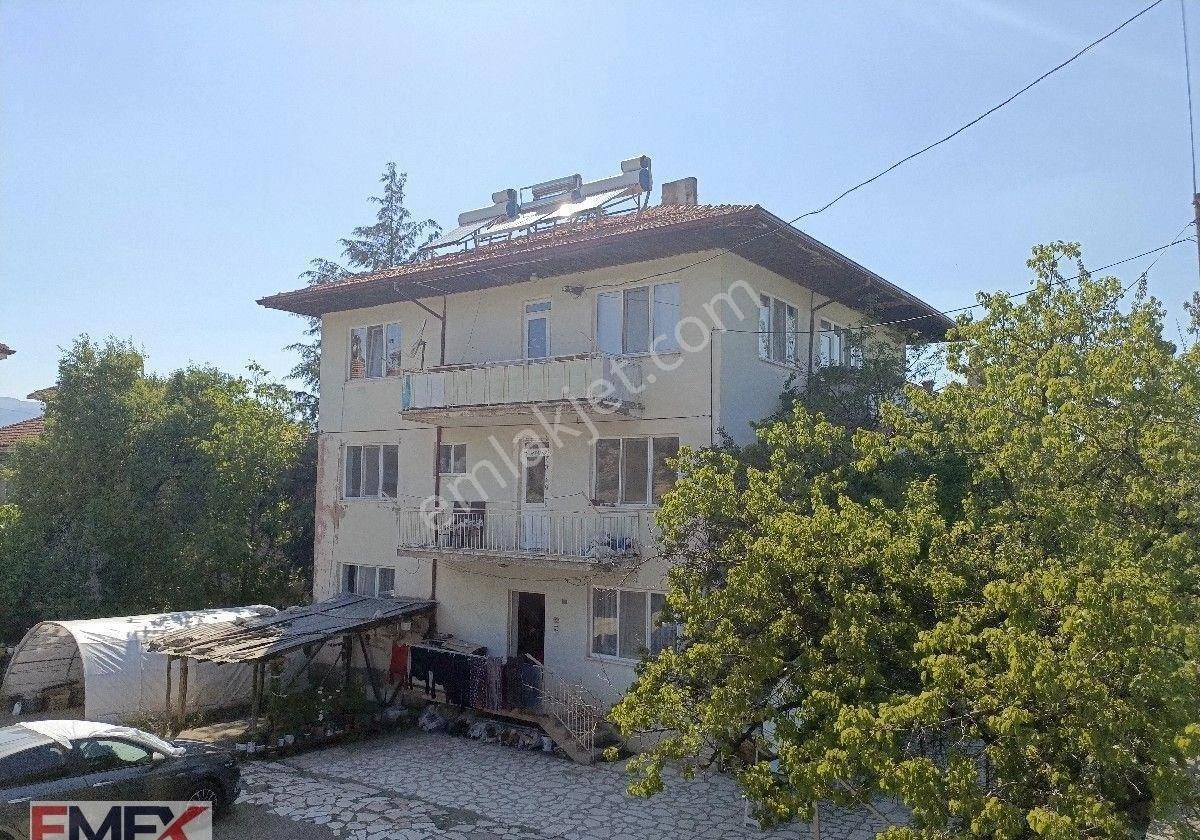 Fiyat Düştü - Yeşilova Satılık 3 Katlı Müstakil Ev