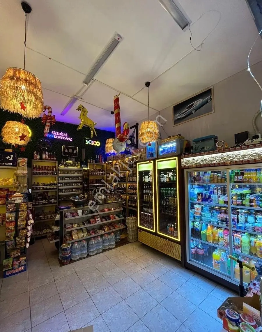 Atilla Mahallesinde 25 M2 Çift Cephe Köşe Devren Satılık Market