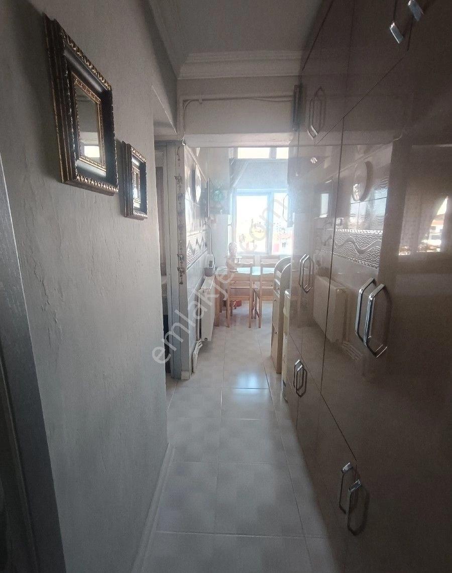 Güneşli Mahallesinde Asansörlü Ve Doğalgazlı Satılık Daire - Görsel 4