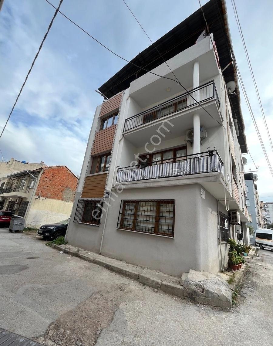 Bahçelievler’de 3 Katlı Komple Satılık Bina