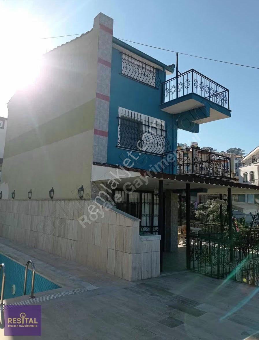 Kuşadasında Satılık 5+1 Villa - Görsel 18