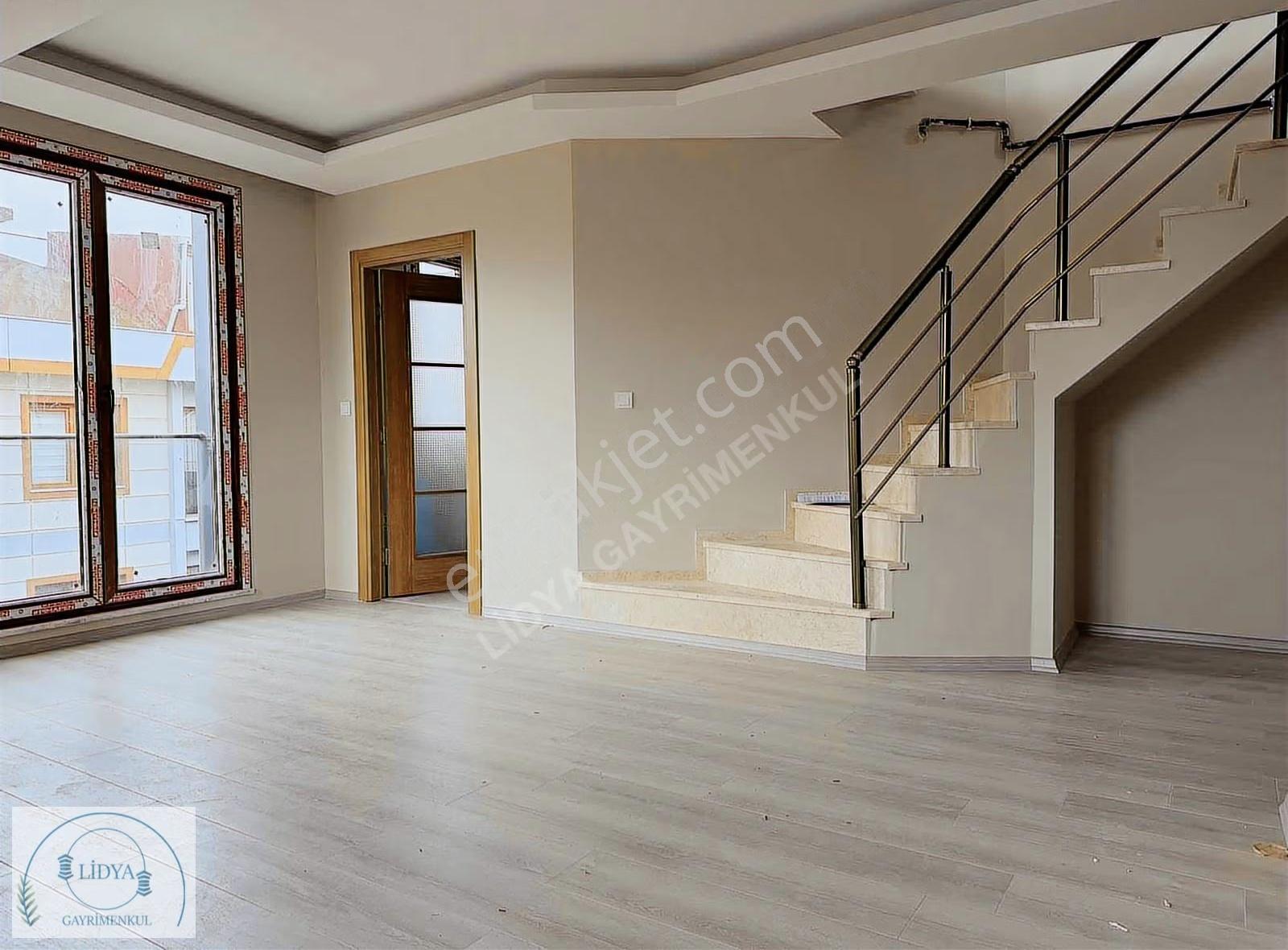Kayışdağın'da Metroya Yakın, Sıfır 3+2 Dubleks Daire (otoparklı) - Görsel 18
