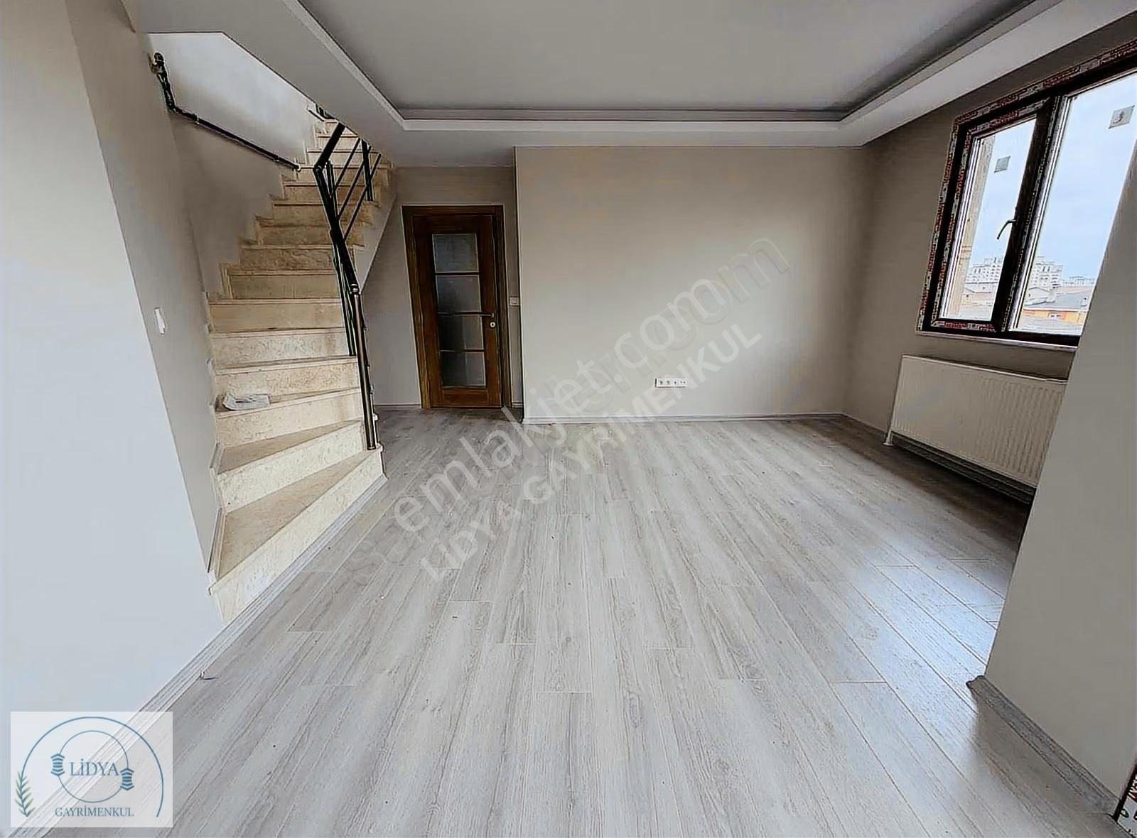 Kayışdağın'da Metroya Yakın, Sıfır 3+2 Dubleks Daire (otoparklı) - Görsel 7