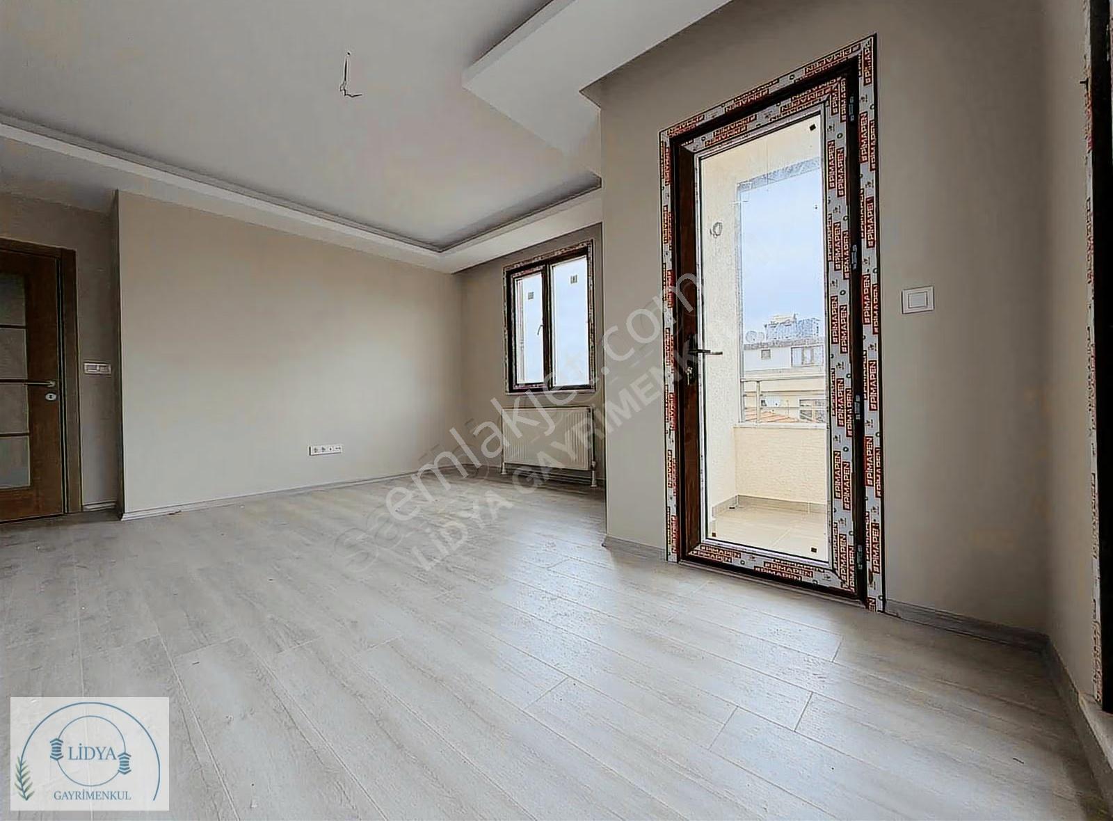 Kayışdağın'da Metroya Yakın, Sıfır 3+2 Dubleks Daire (otoparklı) - Görsel 4