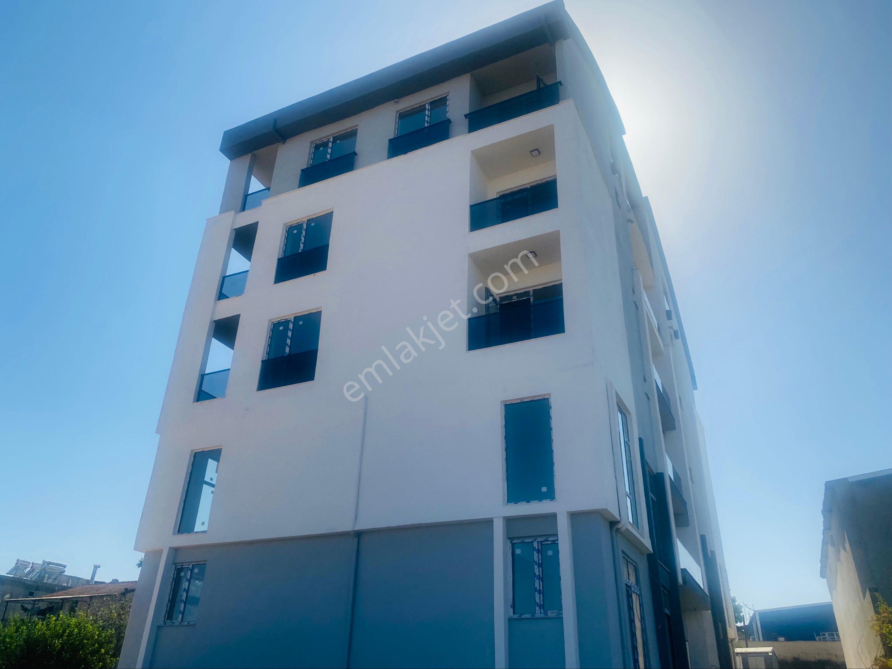 Aksu Güzelyurt’ta Sıfır Yapılı Havuz Manzaralı 1+1 Loft Daire - Görsel 9