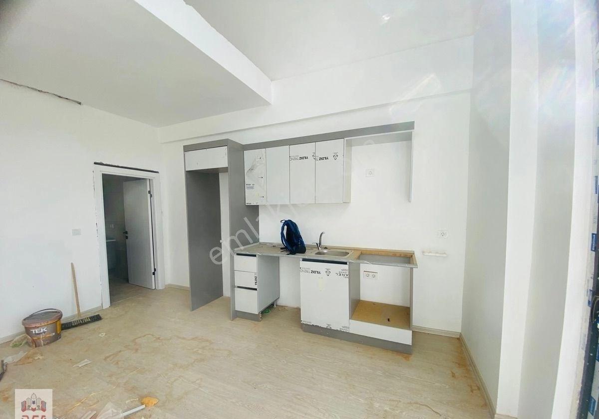 Aksu Güzelyurt’ta Sıfır Yapılı Havuz Manzaralı 1+1 Loft Daire - Görsel 2