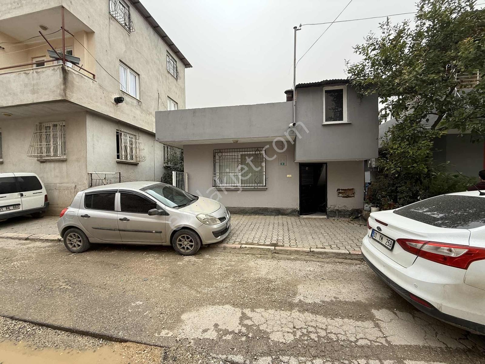 Atc'dan Kozan Yoluna 50 Metre Satılık Kombili Müstakil Ev