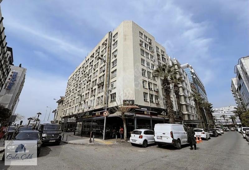 Akdeniz İşhanında Satılık Ofis