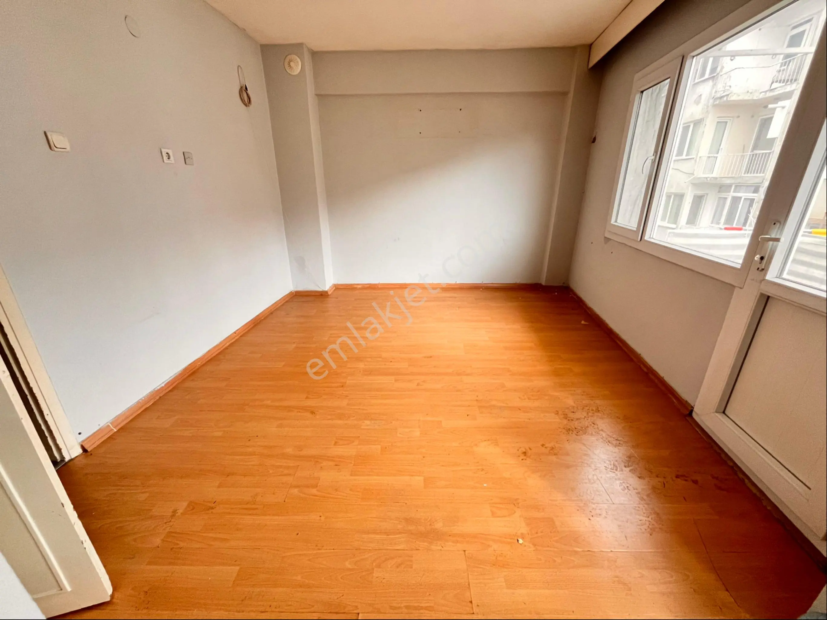 Üçyol Meydan Metro Yakınında 2+1 80m2 Temiz Arakat Daire - Görsel 3