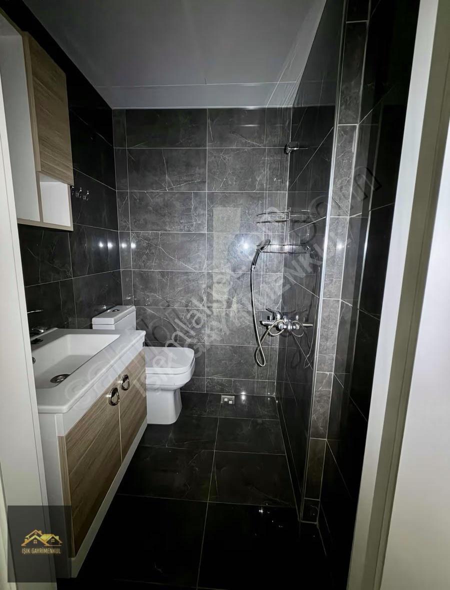 Soğucak Mevkiinde Deniz Manzaralı Havuzlu 4+1 Bakımlı Villa - Görsel 18