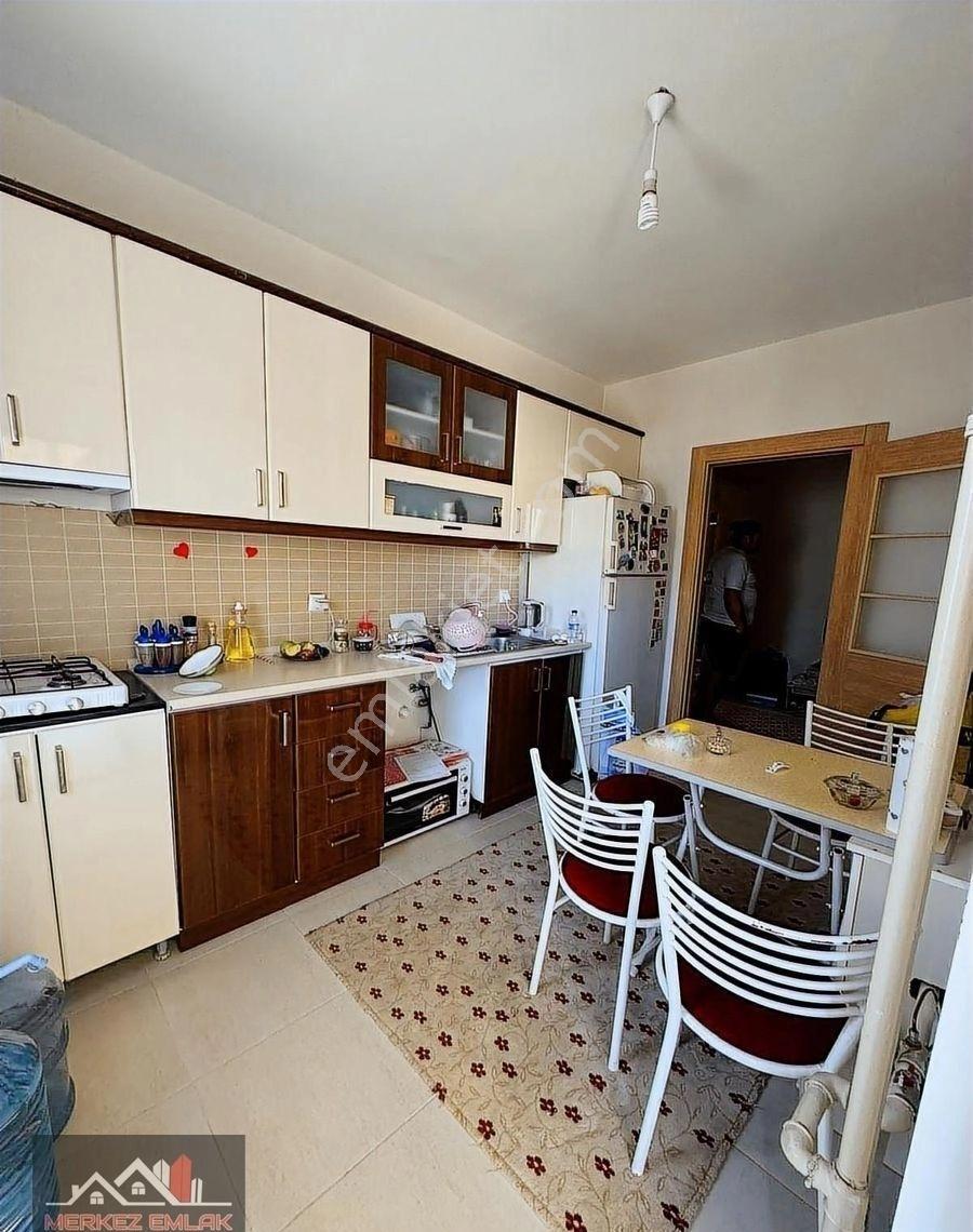 Altınevler Mah 2+1 Kat'ta 2 Cepheli İçi Yapılı Geniş Kull - Görsel 2
